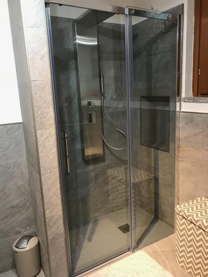 Armonie Del Lago - Lakeview Retreat With Private Garden, Pool & Jacuzzi Бавено Стая снимка